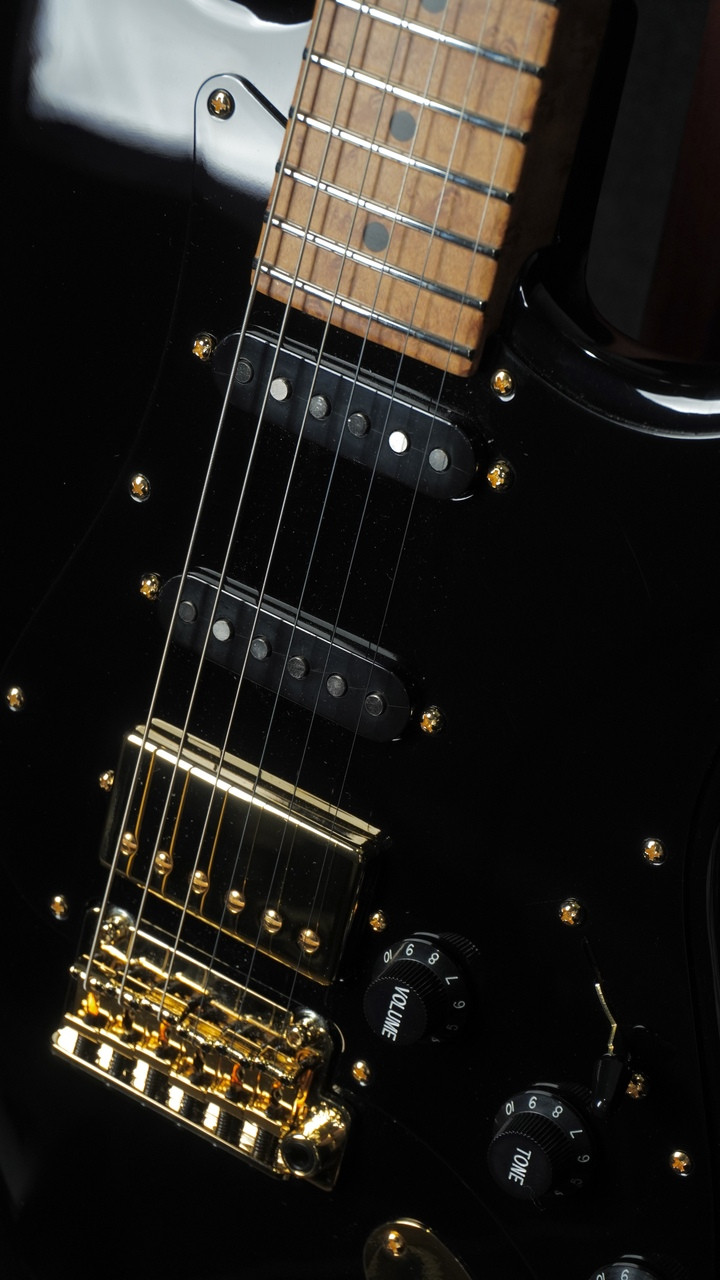 Suhr Mateus Asato Signature Classic S HSS in Black Gloss