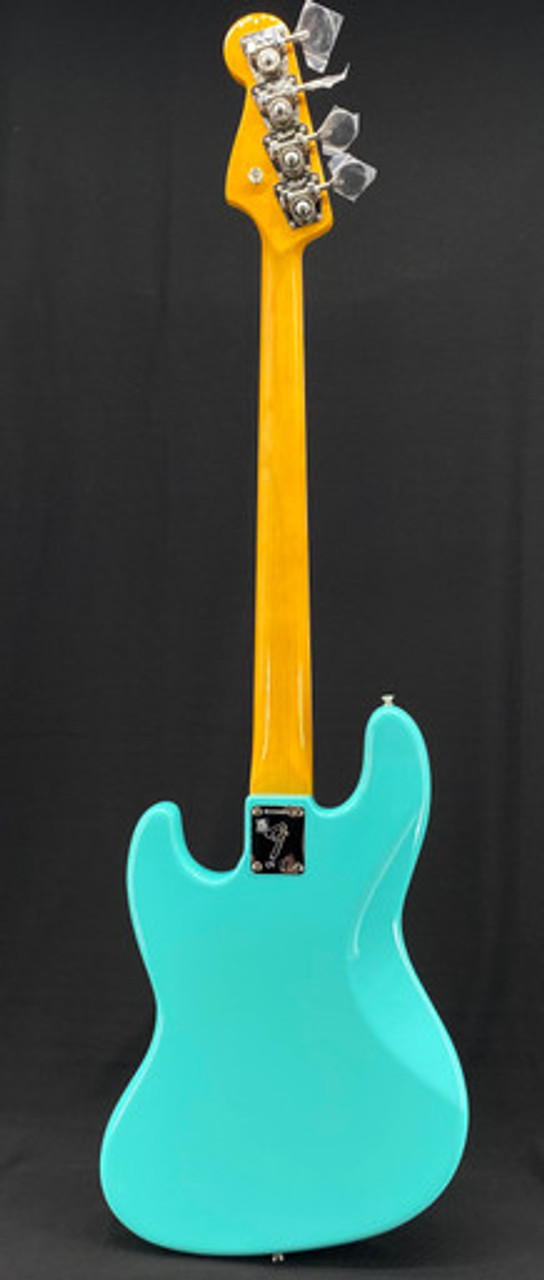 Fender American Vintage II 1966 Jazz Bass with Rosewood Fingerboard in Sea Foam Green