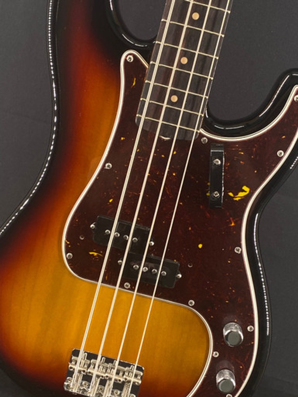 Fender American Vintage II 1960 Precision Bass in 3 Tone Sunburst