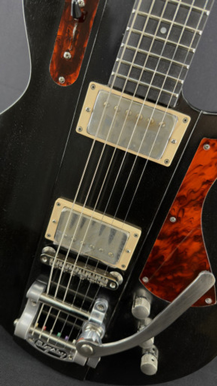 Eastman Juliet with Bigsby in Antique Black