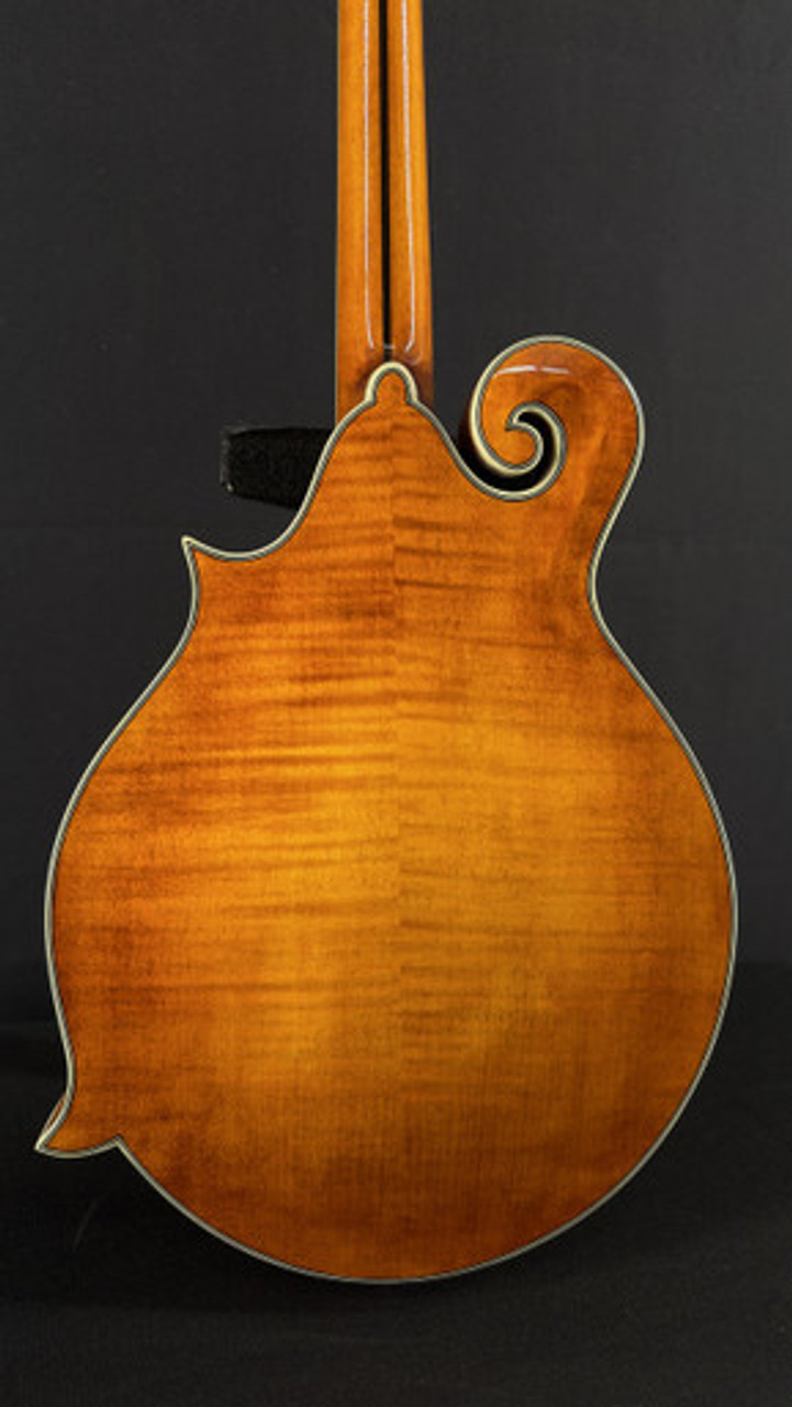 Eastman MD815PGE F-Style Mandolin in Honeyburst