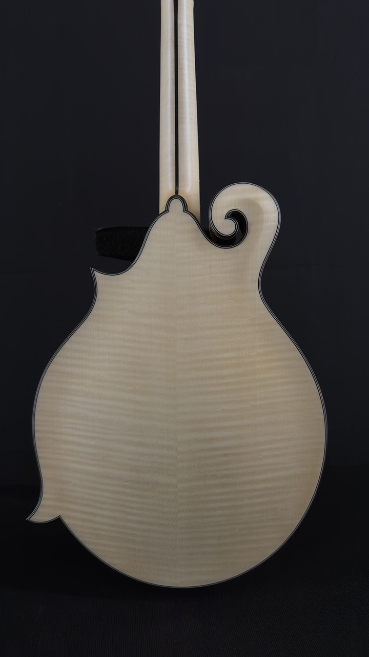 Eastman MD915 F-Style Mandolin in Blonde