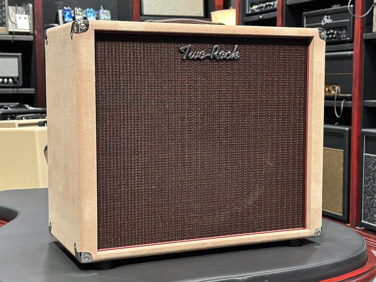 Two-Rock Vintage Deluxe 1x15 Cabinet in Dogwood Suede