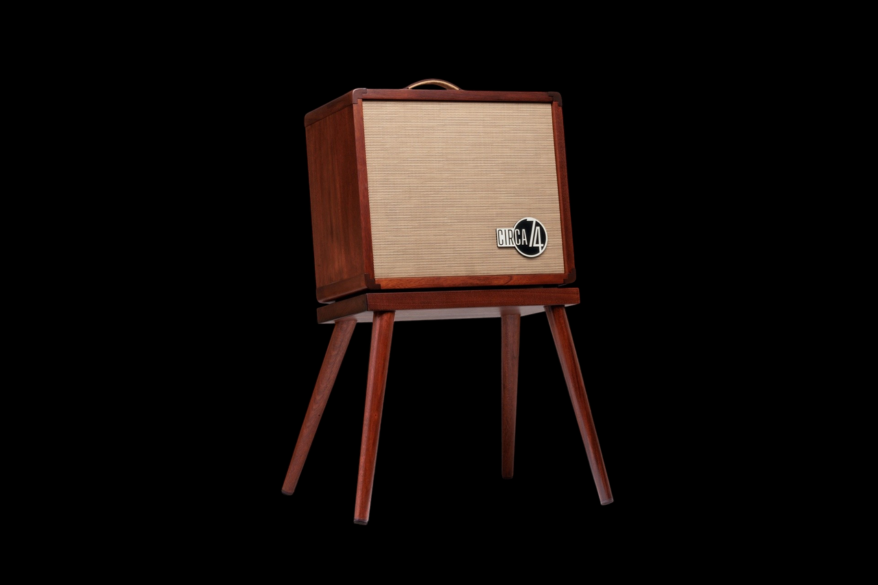 Taylor Circa 74 Acoustic Guitar/Vocal Amplifier in Mahogany
