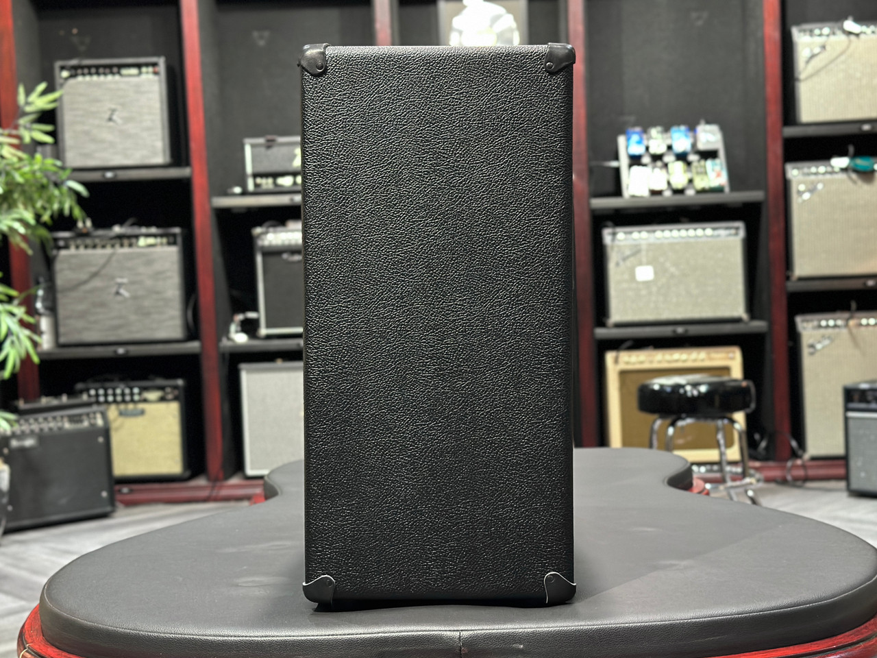 Mesa Boogie 4x10 Boogie Open Back Cabinet in Black Bronco with Fillmore Cosmetics