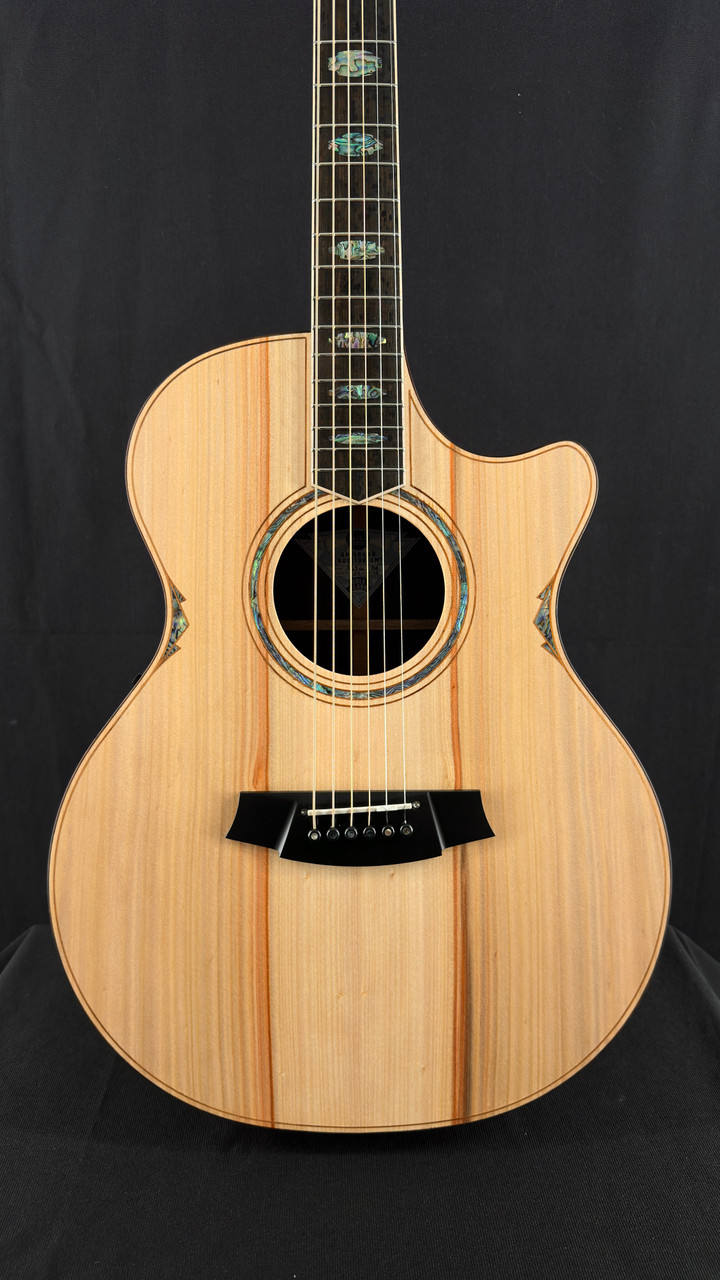 Cole Clark Angel 3EC with Indian Rosewood Back and Sides and Bunya Top