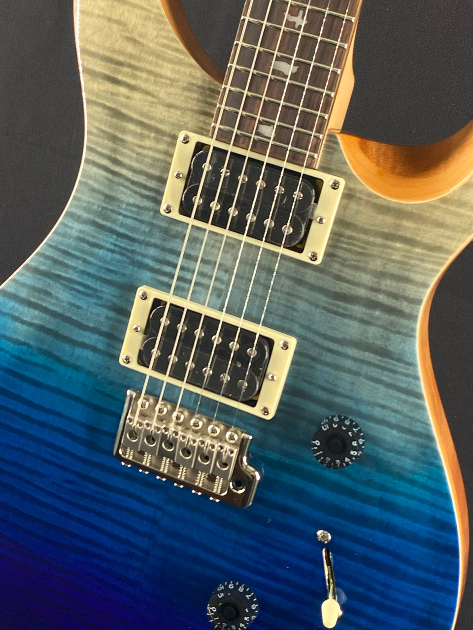 PRS Limited Edition SE Custom 24 in Blue Fade