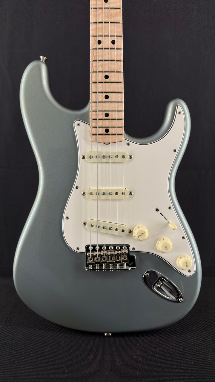 Fender Custom Shop Limited Edition 1965 Stratocaster NOS in Aged Ice Blue Metallic