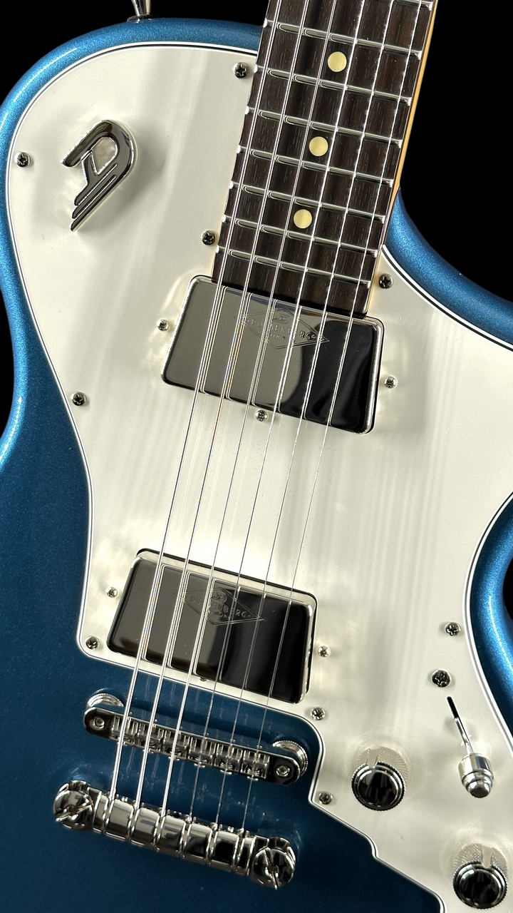 Duesenberg Julietta Solid Body - Catalina Blue - Angle