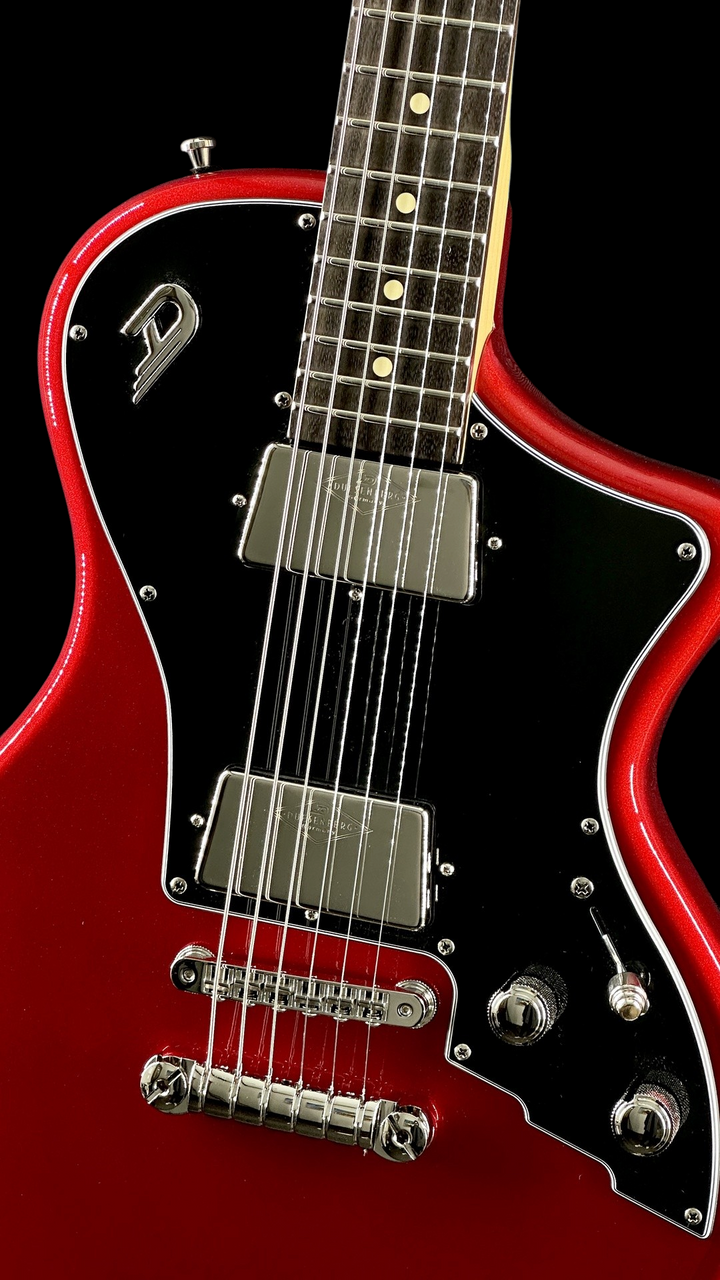 Duesenberg Julietta Solid Body - Catalina Red - Angle