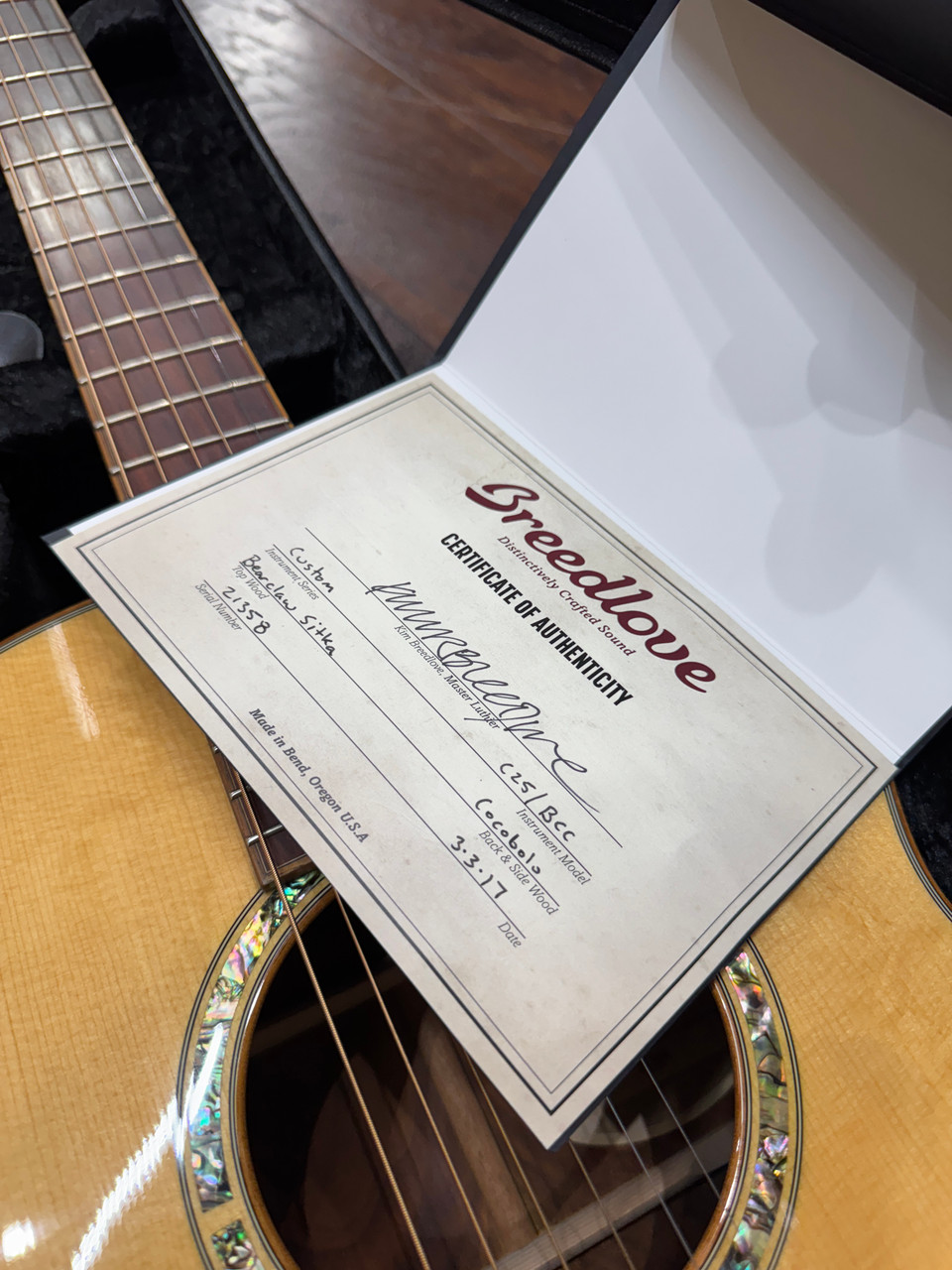 Preowned 2017 Breedlove C25/BCC Custom Concert  Cocobolo with Sitka Spruce Top