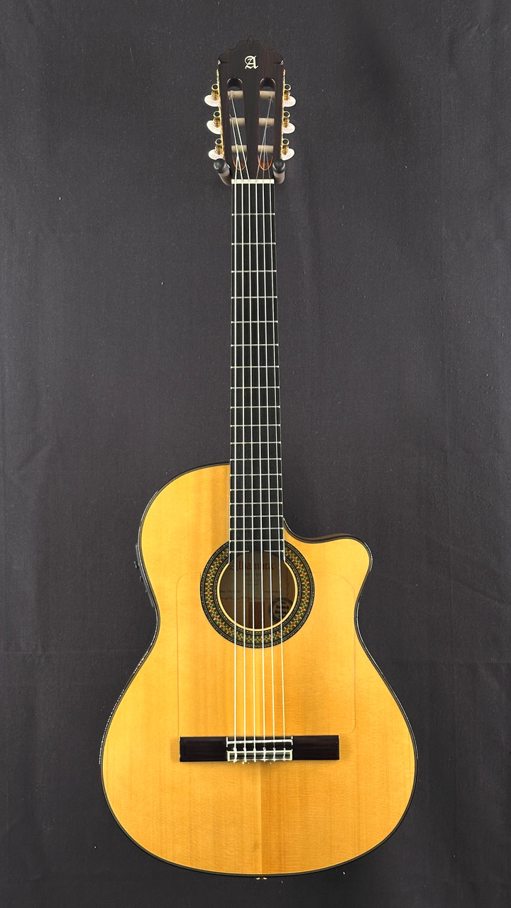 Preowned Alhambra 7FC-CT Cypress Flamenco Classical with Spruce Top