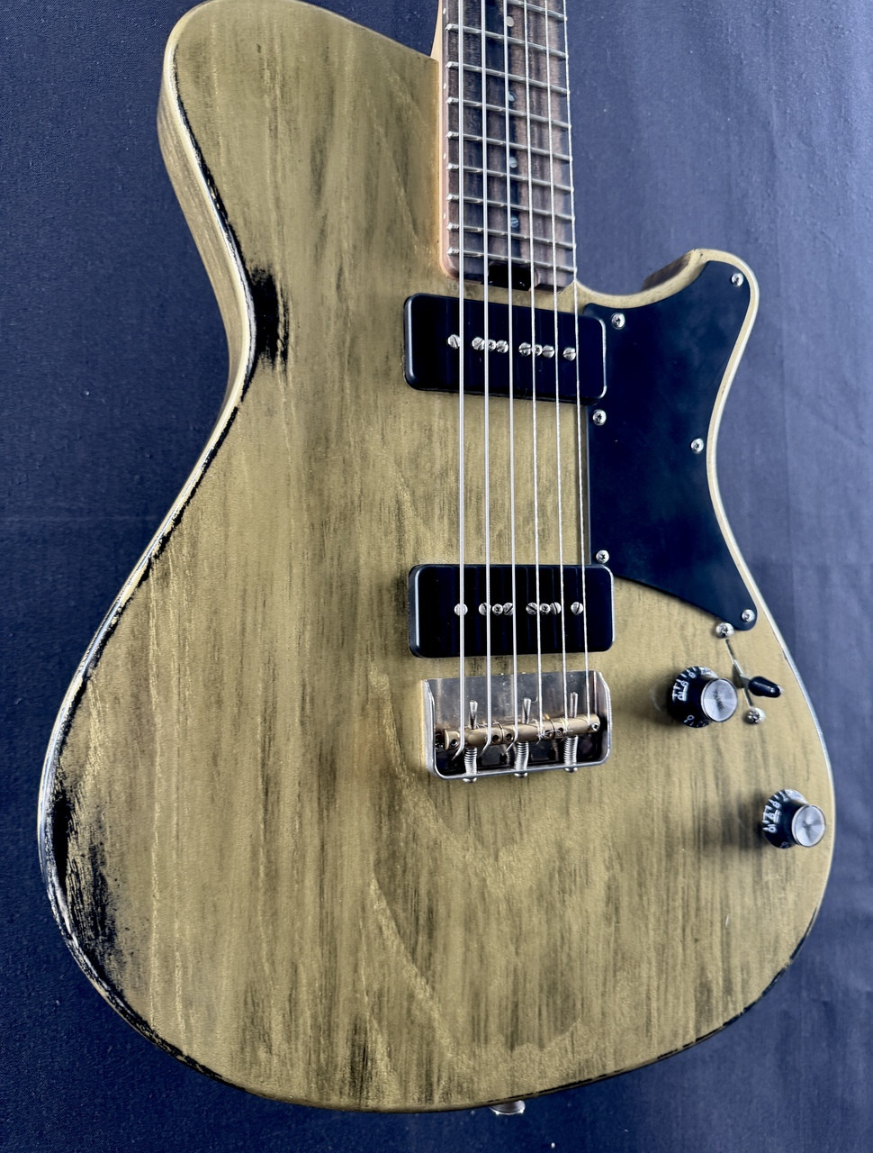 Preowned K'Mo Berlin Bolt in Antique Faded Gold
