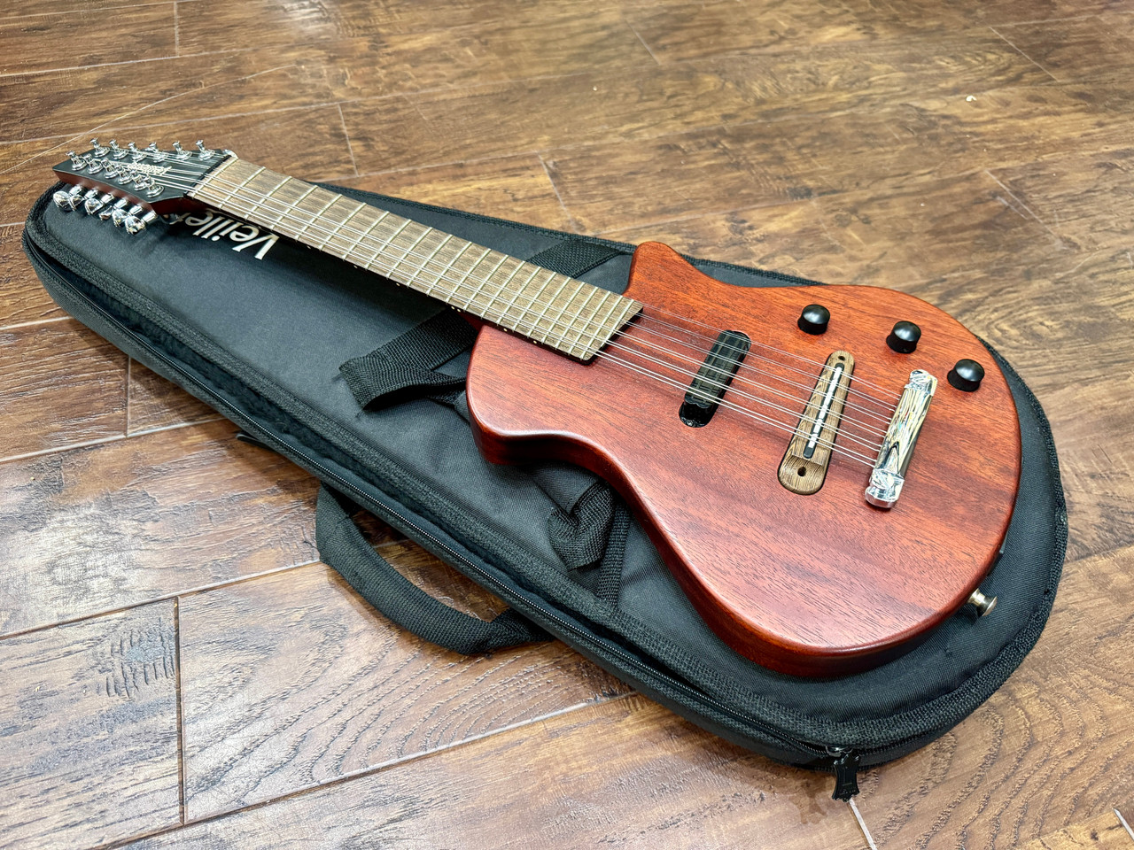 Preowned Veillette 12 String Short Scale Electric in Natural