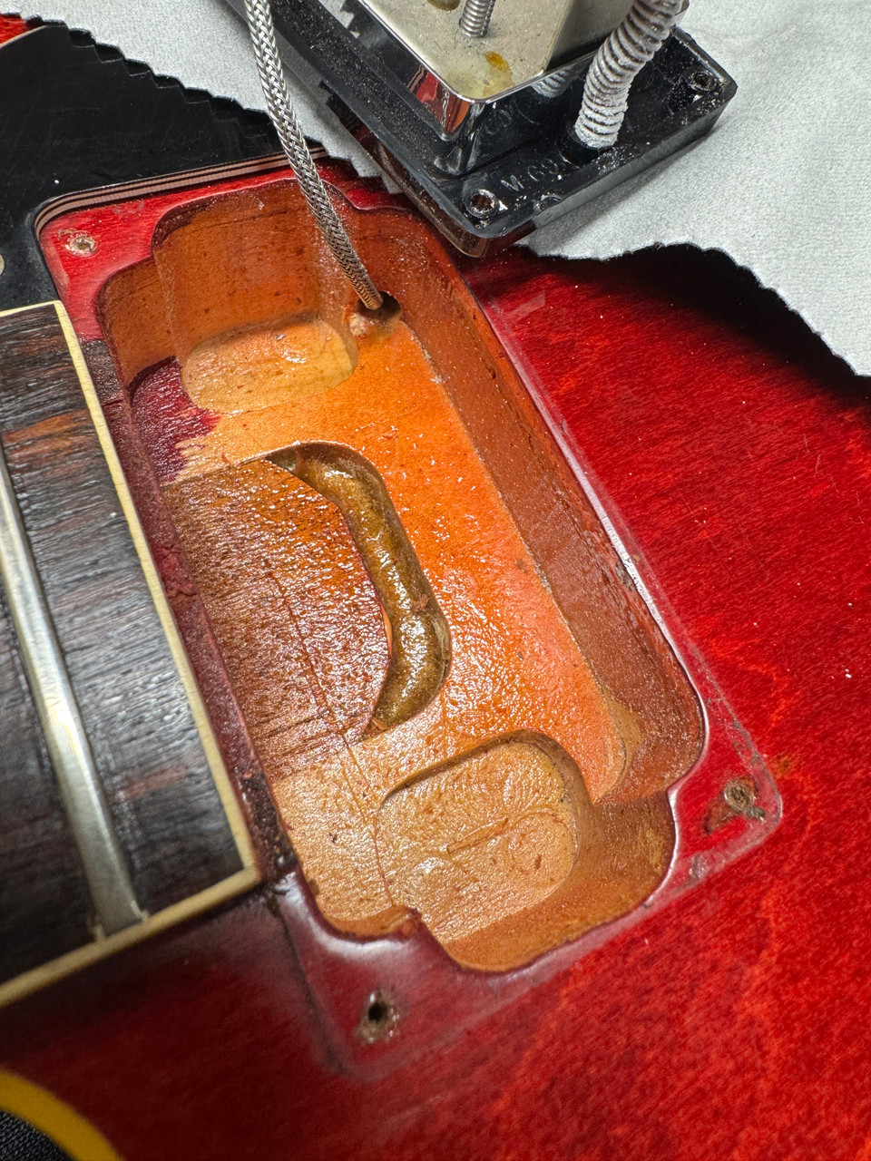 Gibson Trini Lopez Standard 1967 - Transparent Cherry (Geo's Vault Collection) neck pickup cavity