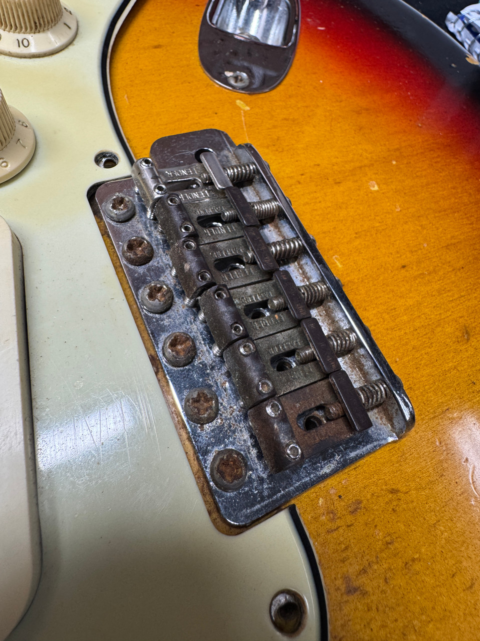 Vintage Fender 1964 Stratocaster in Sunburst