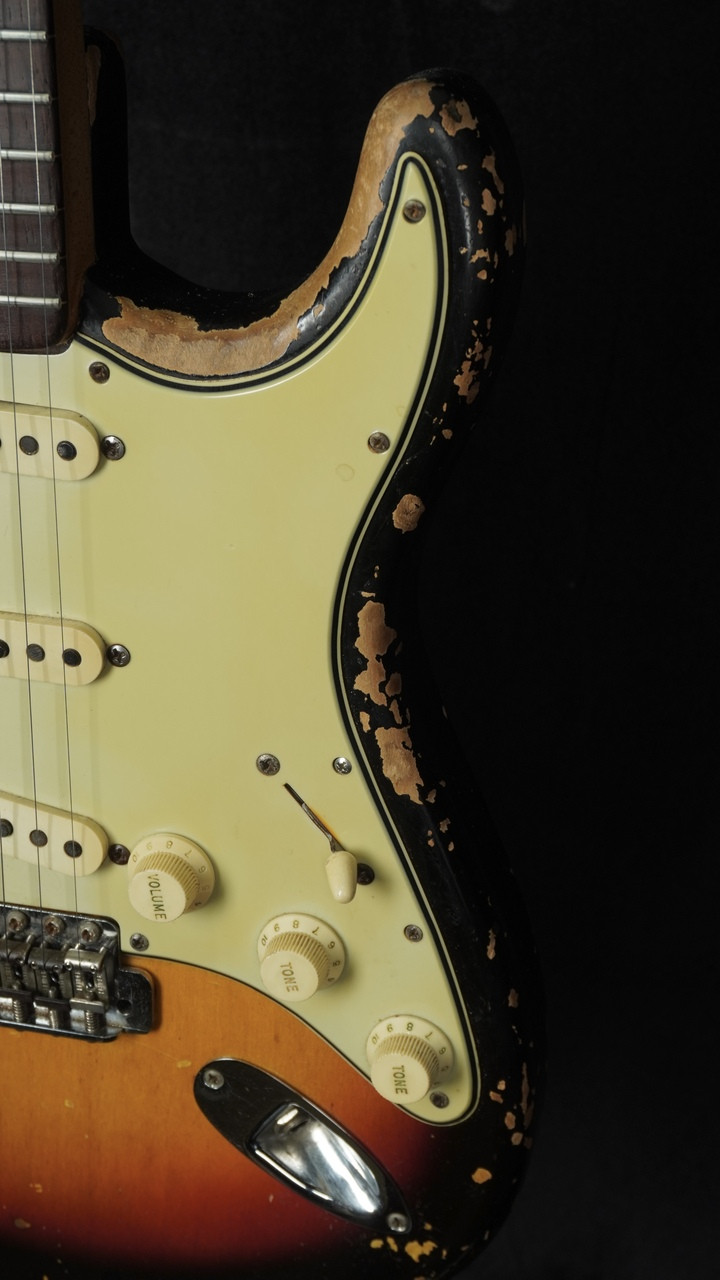 Vintage Fender 1964 Stratocaster in Sunburst Vintage Fender 1964 Stratocaster in Sunburst