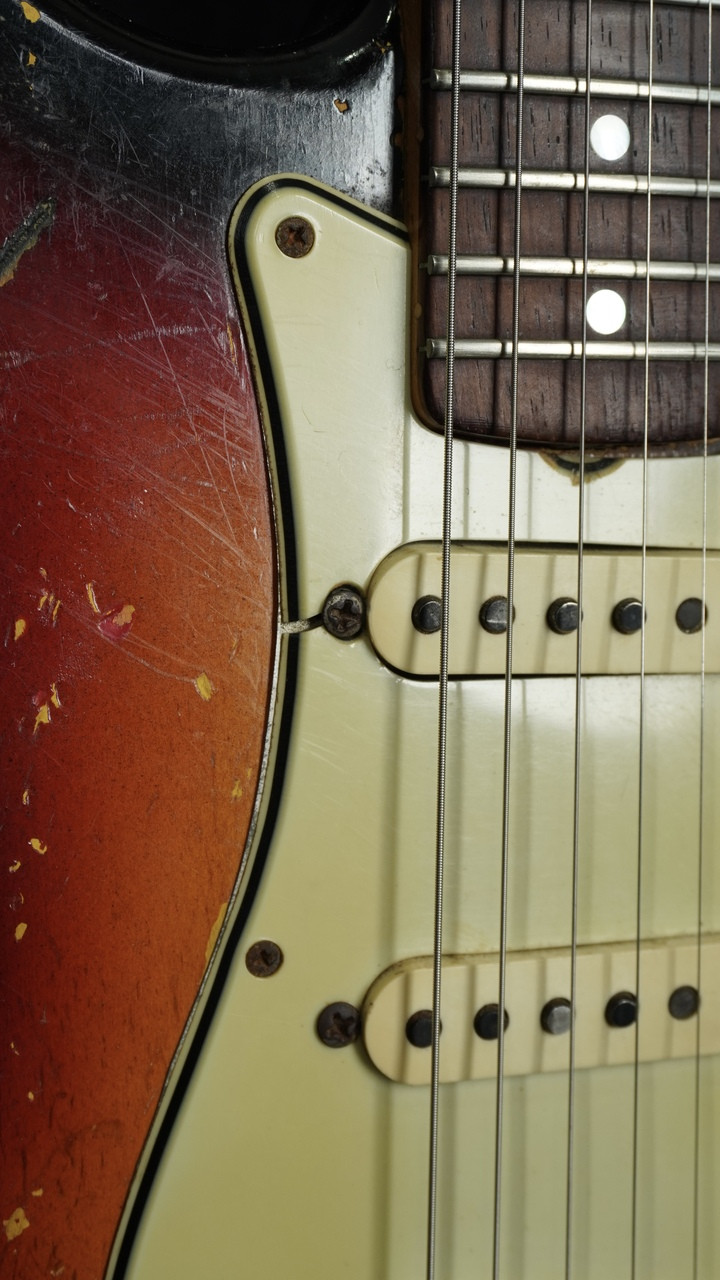 Vintage Fender 1964 Stratocaster in Sunburst Vintage Fender 1964 Stratocaster in Sunburst
