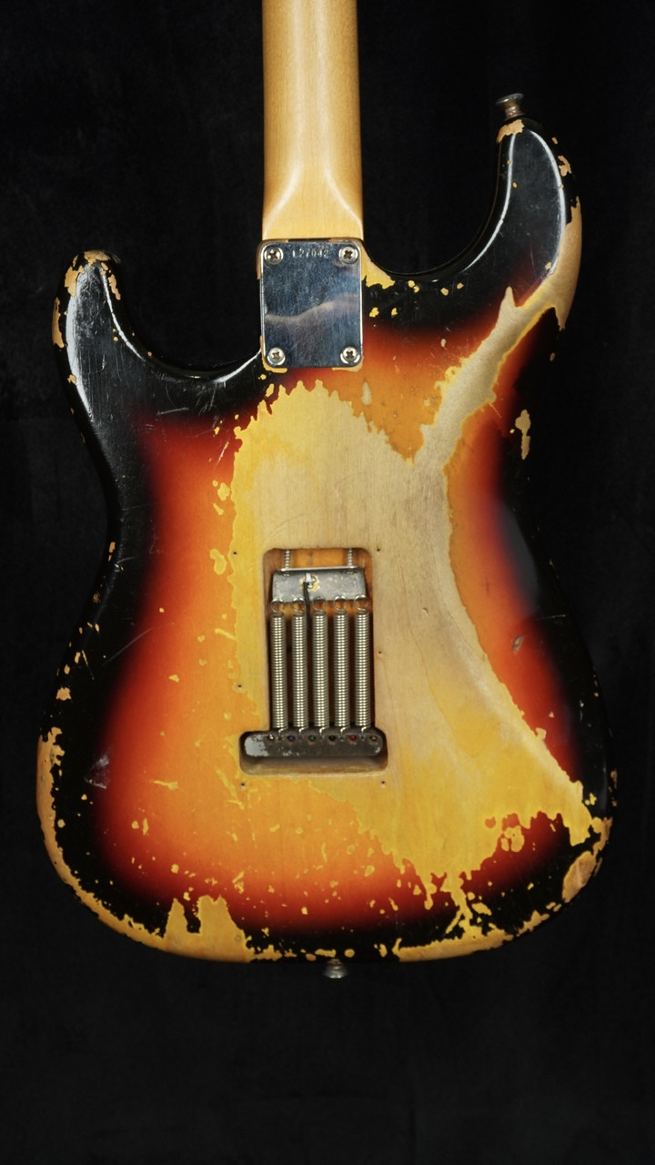 Vintage Fender 1964 Stratocaster in Sunburst Vintage Fender 1964 Stratocaster in Sunburst