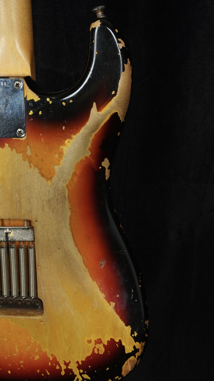 Vintage Fender 1964 Stratocaster in Sunburst Vintage Fender 1964 Stratocaster in Sunburst