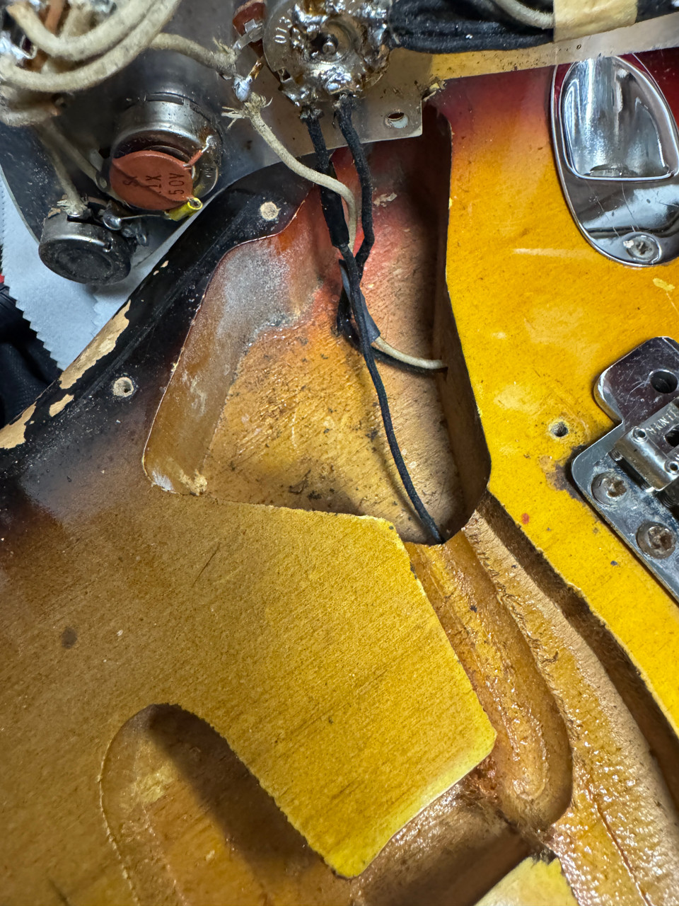 Vintage Fender 1964 Stratocaster in Sunburst