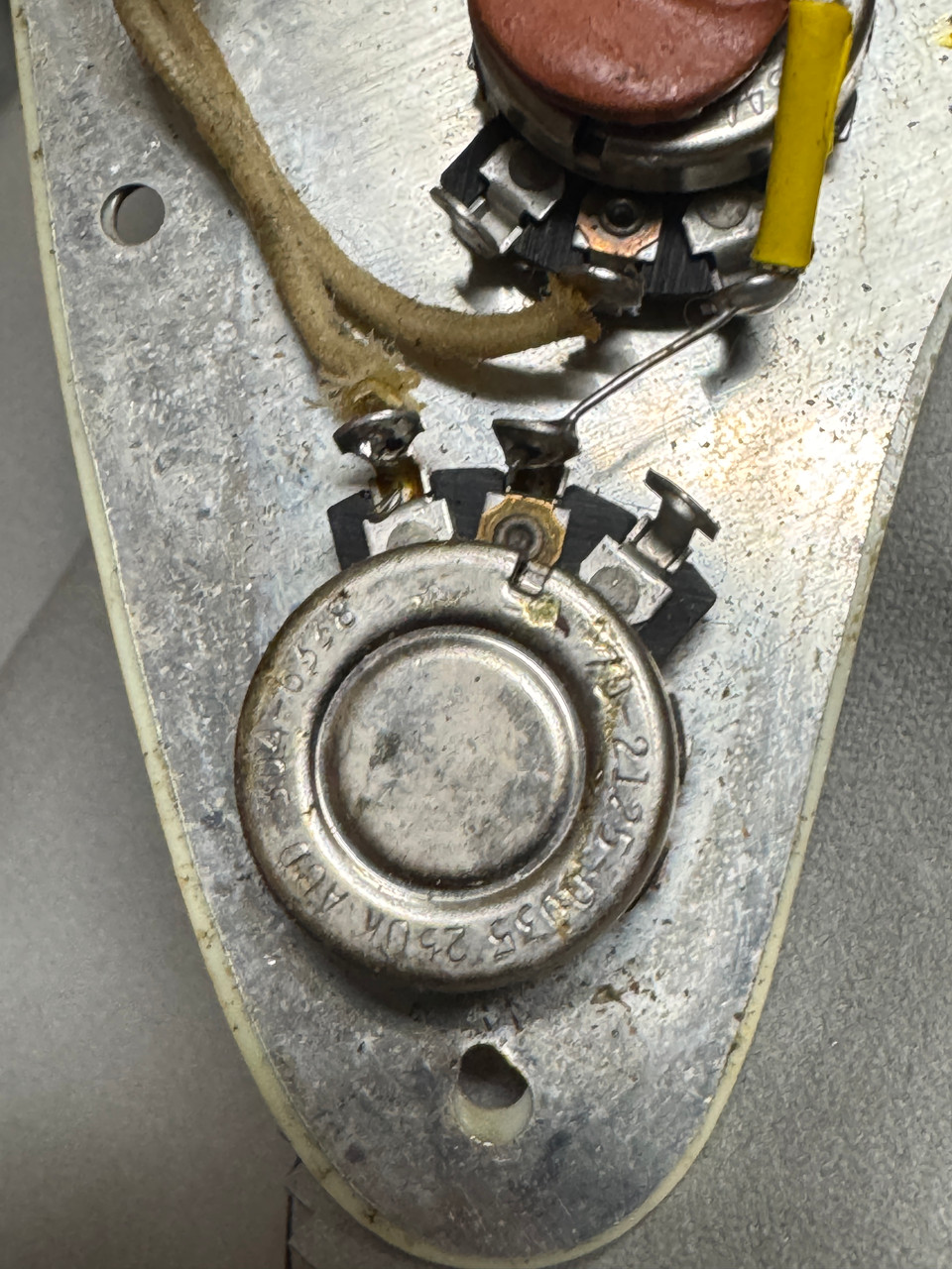 Vintage Fender 1964 Stratocaster in Sunburst