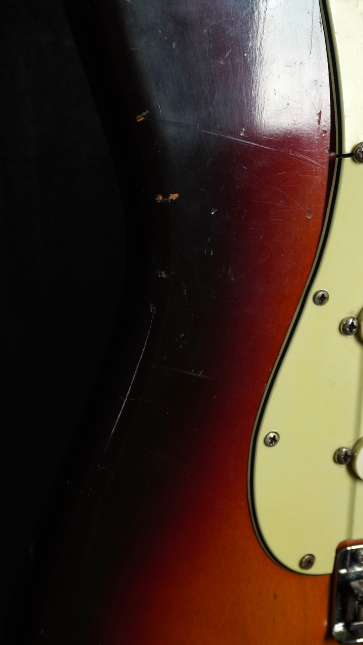 Vintage Fender Stratocaster 1961 in Sunburst Vintage Fender Stratocaster 1961 in Sunburst