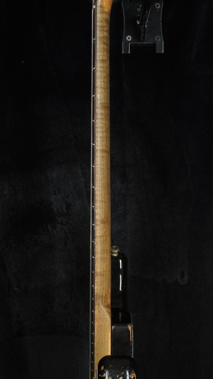 Vintage Fender Stratocaster 1961 in Sunburst Vintage Fender Stratocaster 1961 in Sunburst