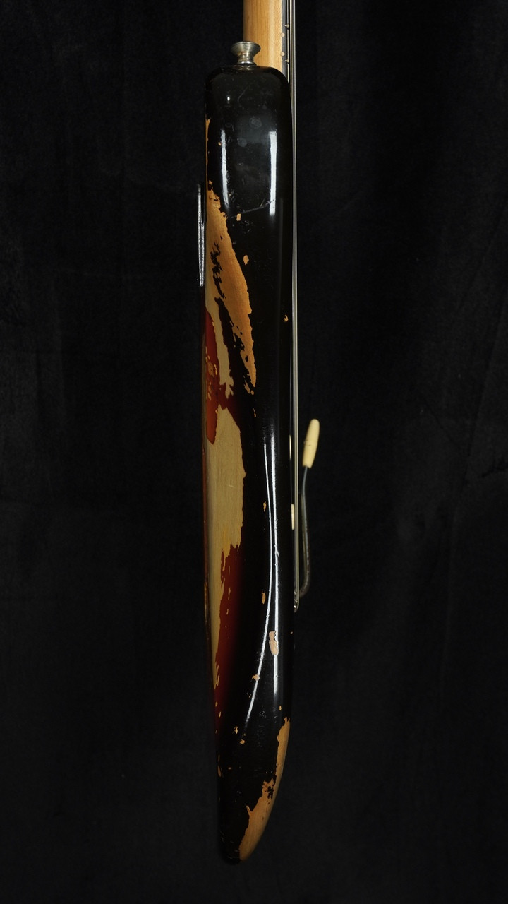 Vintage Fender Stratocaster 1962 in Sunburst Vintage Fender Stratocaster 1962 in Sunburst