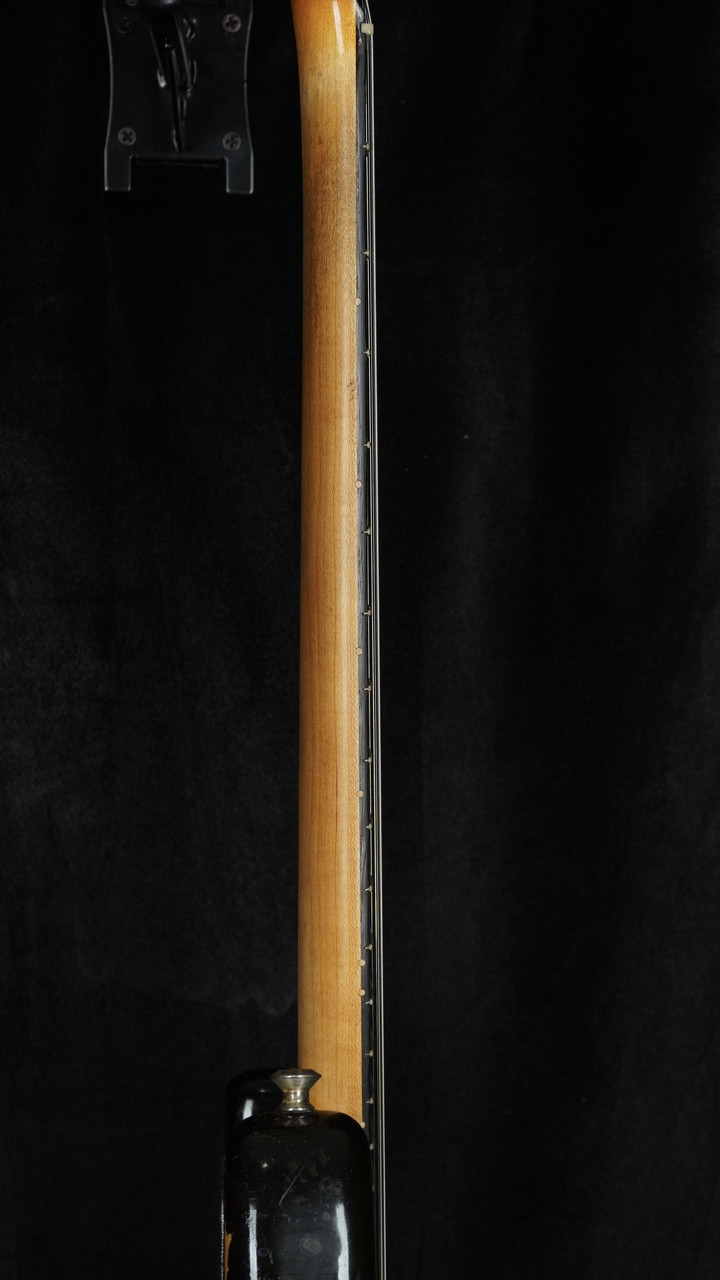 Vintage Fender Stratocaster 1962 in Sunburst Vintage Fender Stratocaster 1962 in Sunburst