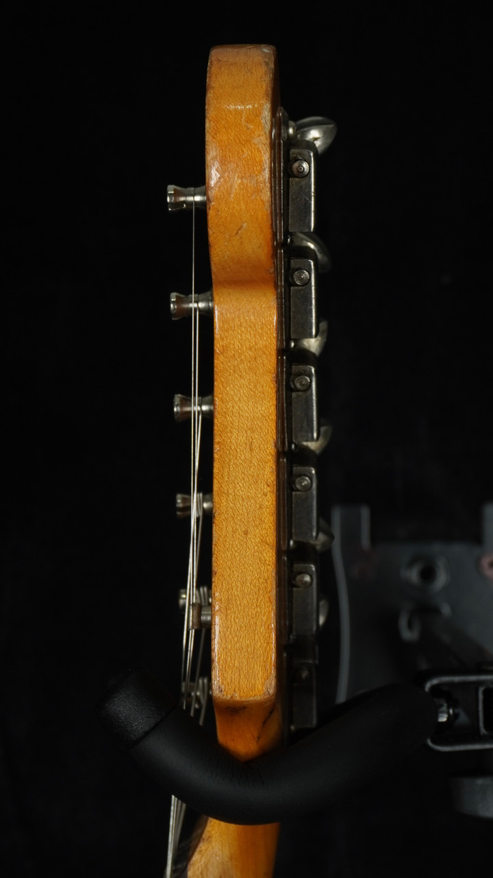 Vintage Fender Stratocaster 1962 in Sunburst Vintage Fender Stratocaster 1962 in Sunburst