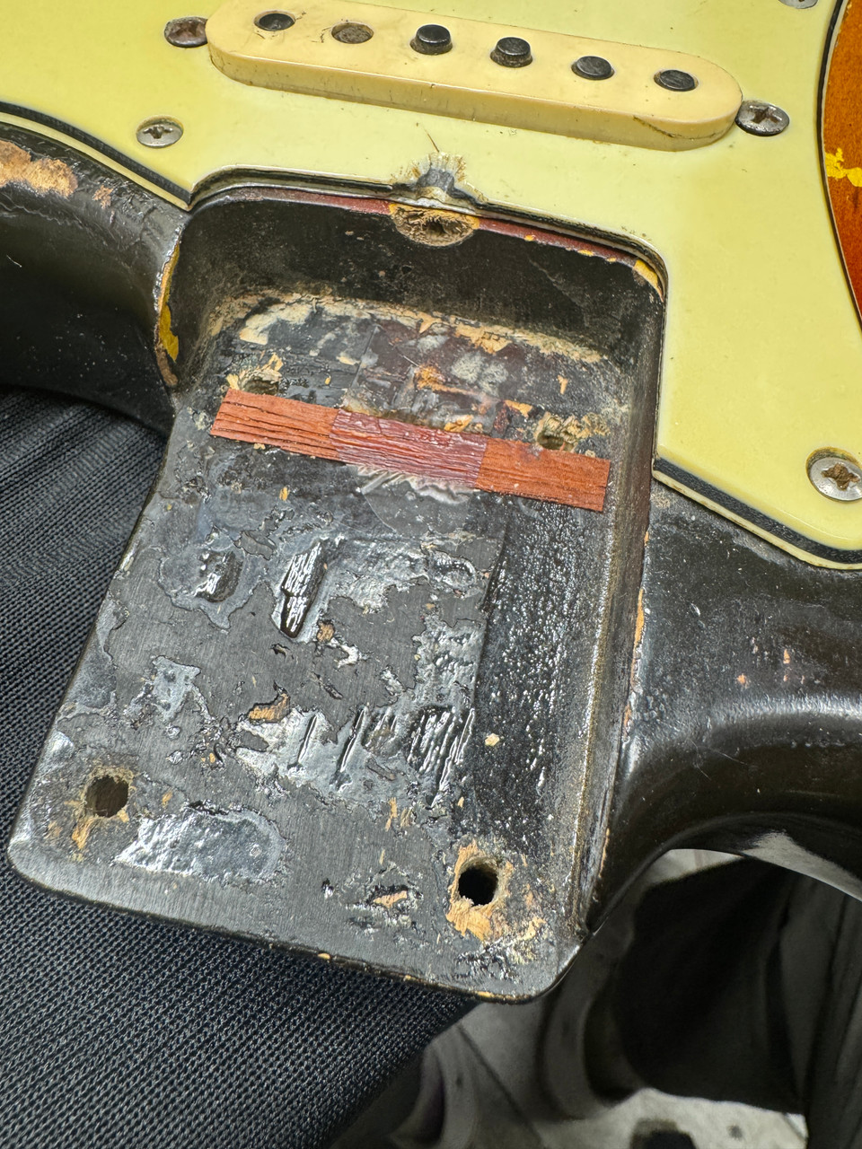Vintage Fender Stratocaster 1962 in Sunburst Vintage Fender Stratocaster 1962 in Sunburst