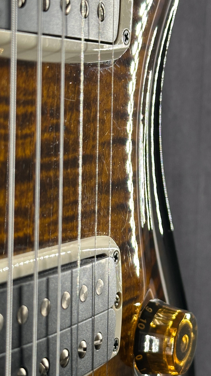 Preowned 2023 PRS Custom 24-08 in Black Gold Wraparound Burst
