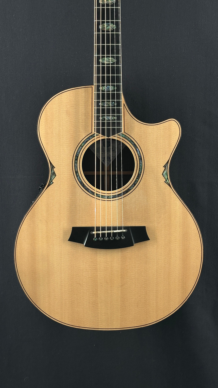 Preowned Cole Clark Angel 3EC with Indian Rosewood Back and Sides and Sitka Spruce Top