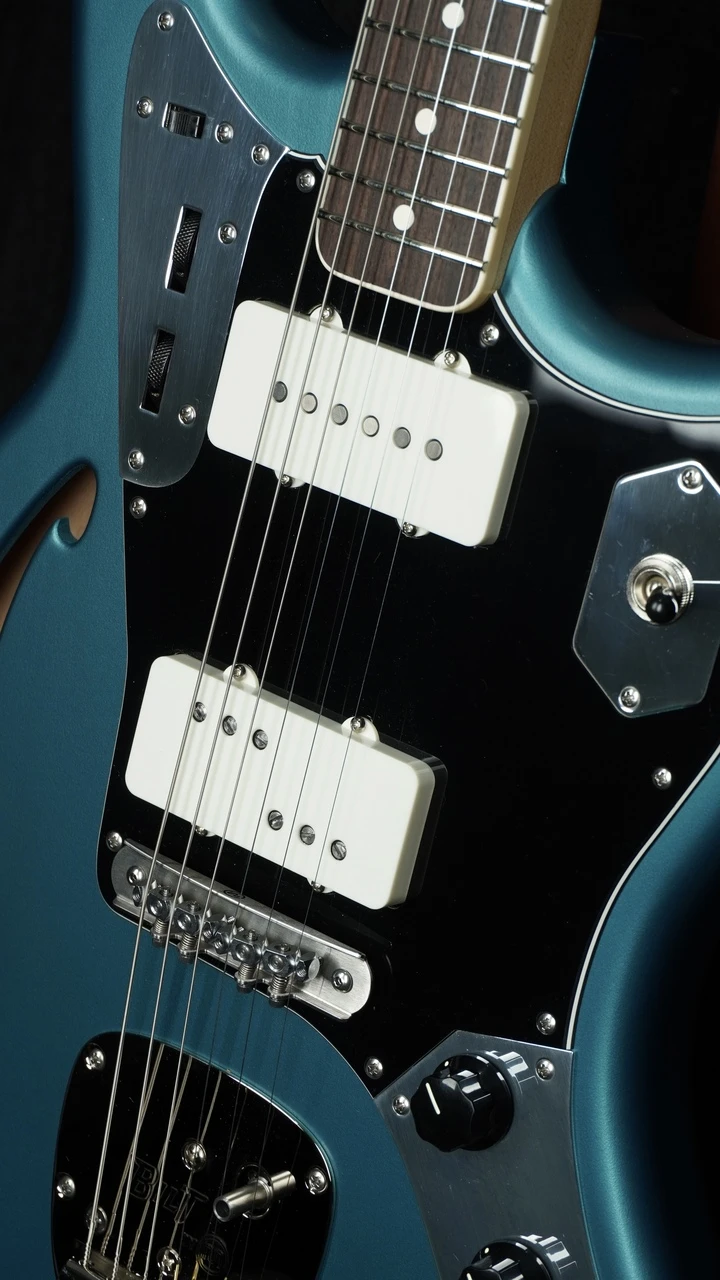 BilT Guitars S. S. Zaftig in Satin Ocean Turquoise