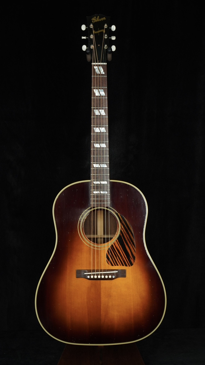 Preowned Gibson Murphy Labs 1942 Banner Southern Jumbo Light Aged in Vintage Sunburst