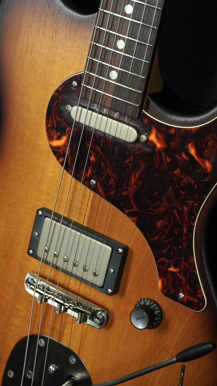 Nik Huber Piet in Sunburst with Descendant Tremolo