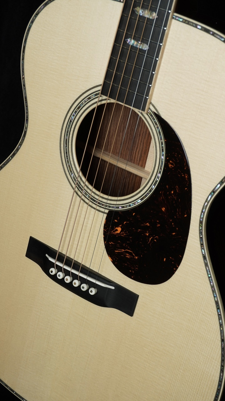 Martin Custom 41-Style OM with Cocobolo Back and Sides and Italian Alpine Spruce Top