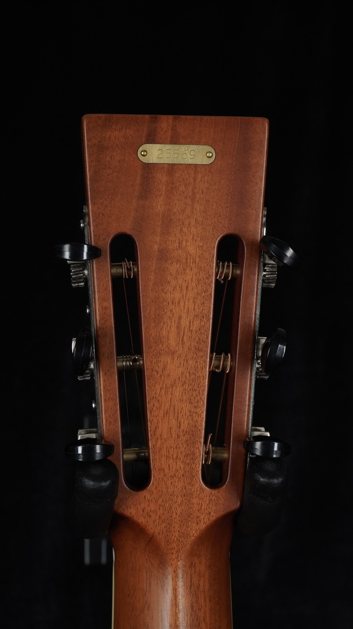 National Reso-Phonic ResoRocket Wood Body Singlecone Roundneck Resonator with Cutaway National Reso-Phonic ResoRocket Wood Body Singlecone Roundneck Resonator with Cutaway