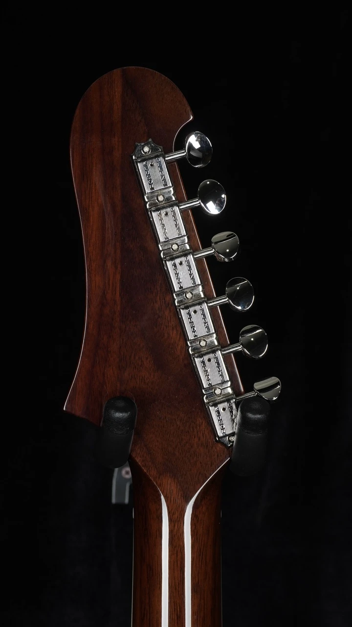 BilT Guitars El Hombre in Transparent Walnut