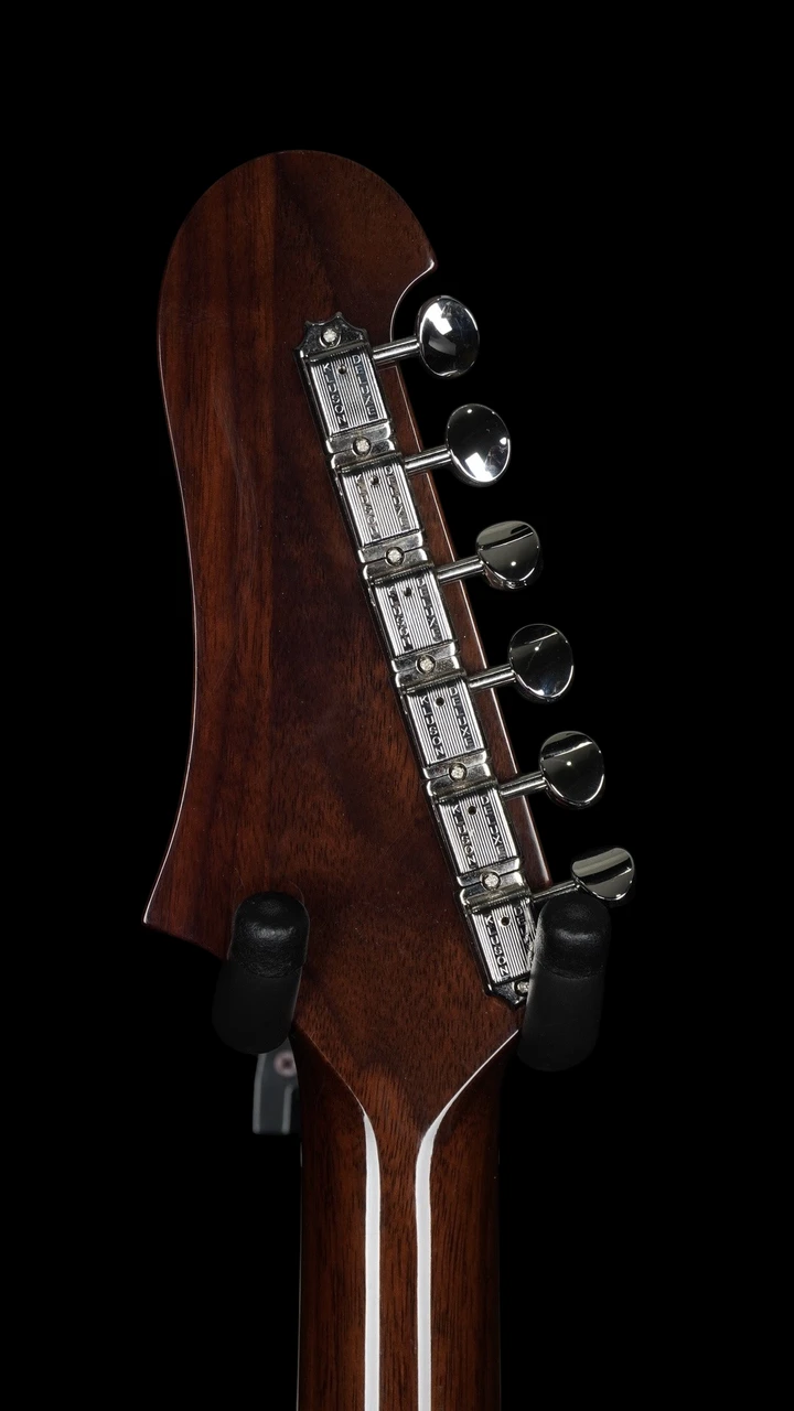 BilT Guitars El Hombre in Transparent Walnut