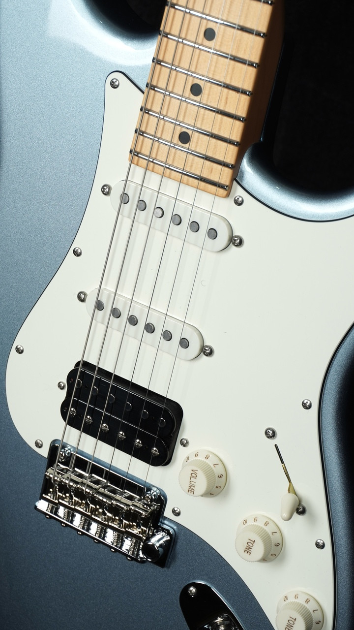 Suhr Classic S Plus in Ice Blue Metallic with HSS Pickup Configuration and Maple Fretboard