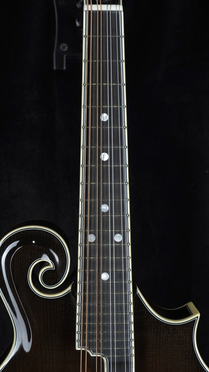 Bourgeois M5F-SB Mandolin – Aged Tone Series – Sunburst F-Style