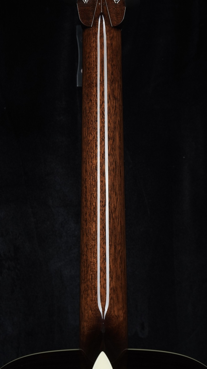 Collings 002H 14-Fret with Englemann Spruce Top