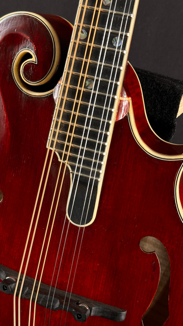 Eastman MD815/V F-Style Mandolin in Antique Classic