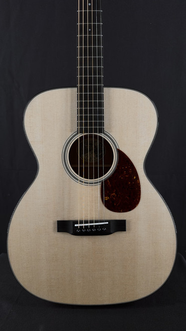 Collings OM1 in Natural with 1 3/4" Nut Width