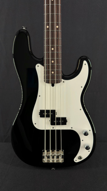 Open Box Suhr Classic P in Black with Rosewood Fingerboard - Close