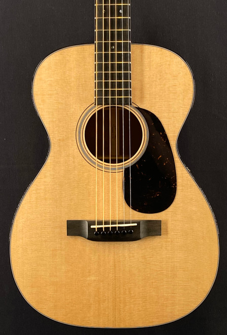 Martin Custom Shop 0 Size Concert 14-Fret with Quilt Mahogany Back and Sides