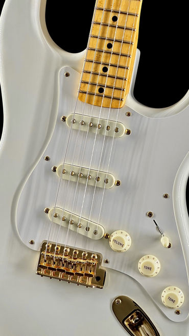 Fender Custom Shop LTD Edition '59 Stratocaster® NOS in Aged Olympic White - Angle