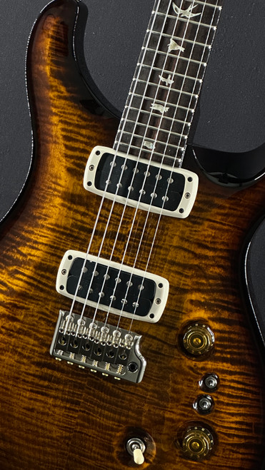 Preowned 2023 PRS Custom 24-08 in Black Gold Wraparound Burst